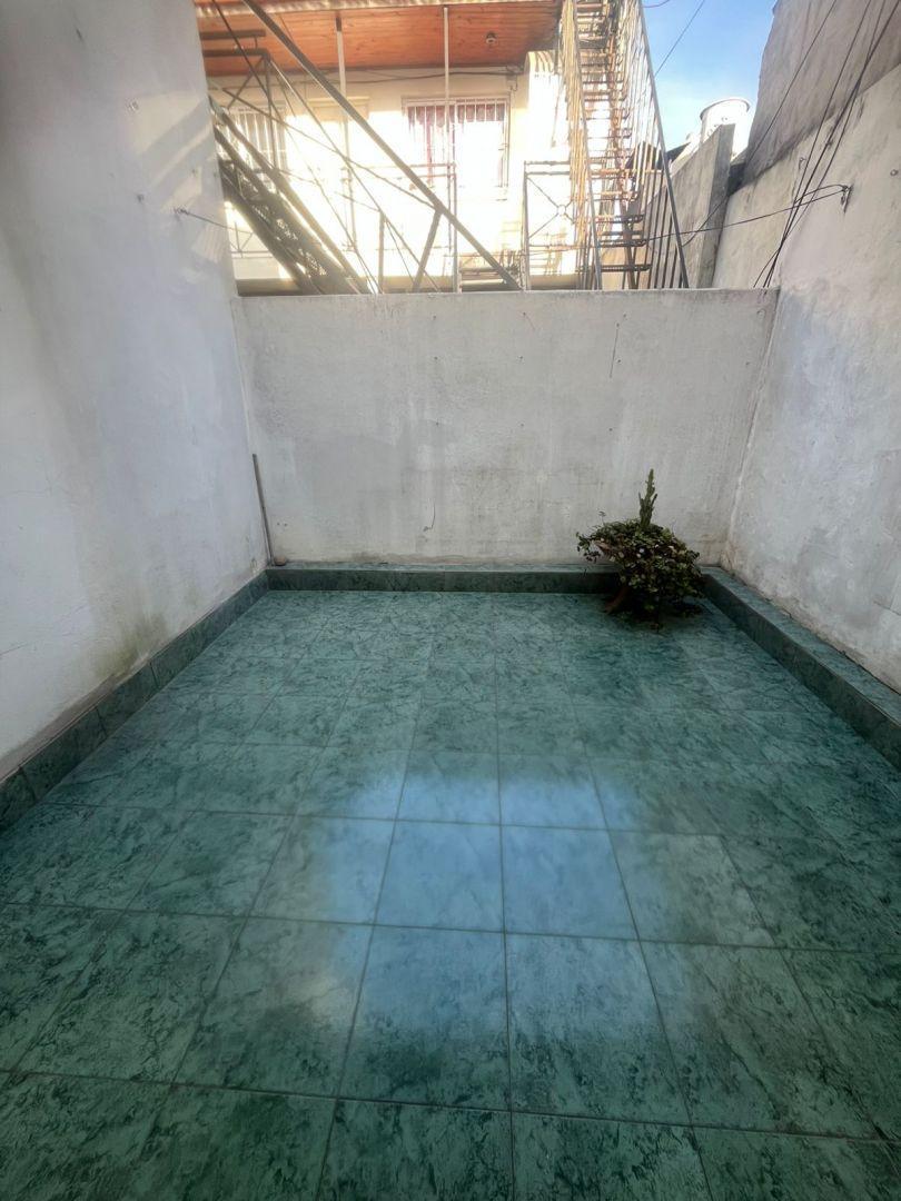 Foto de duplex 3 amb con patio- acepta mascota pequeña- Valor $700.000, imagen 1