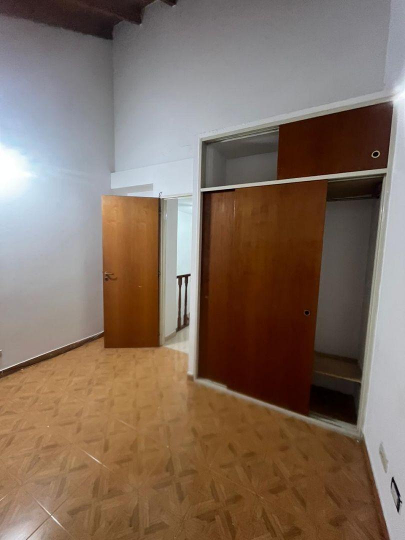 Foto de triplex 4 amb con patio $820.000, imagen 2