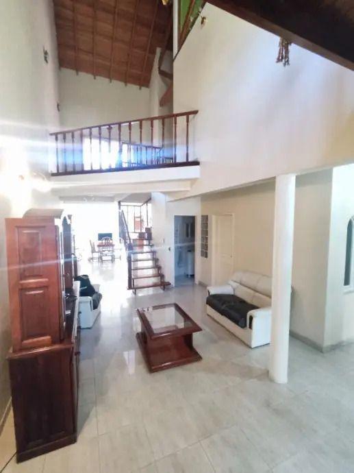 Foto de Hermoso Chalet 4 Amb Cochera Fondo Venta Ramos Mejia Centro, imagen 3