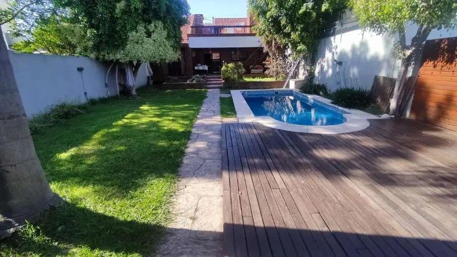Foto de Chalet con Piscina Fondo Quincho Venta Ramos Mejia, imagen 3