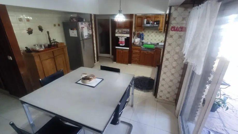 Foto de Chalet con Piscina Fondo Quincho Venta Ramos Mejia, imagen 4