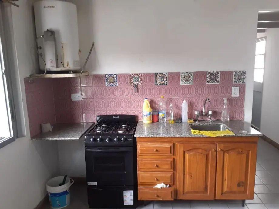Foto de Galpon con 3 deptos Lote propio Venta Ramos Mejia, imagen 2