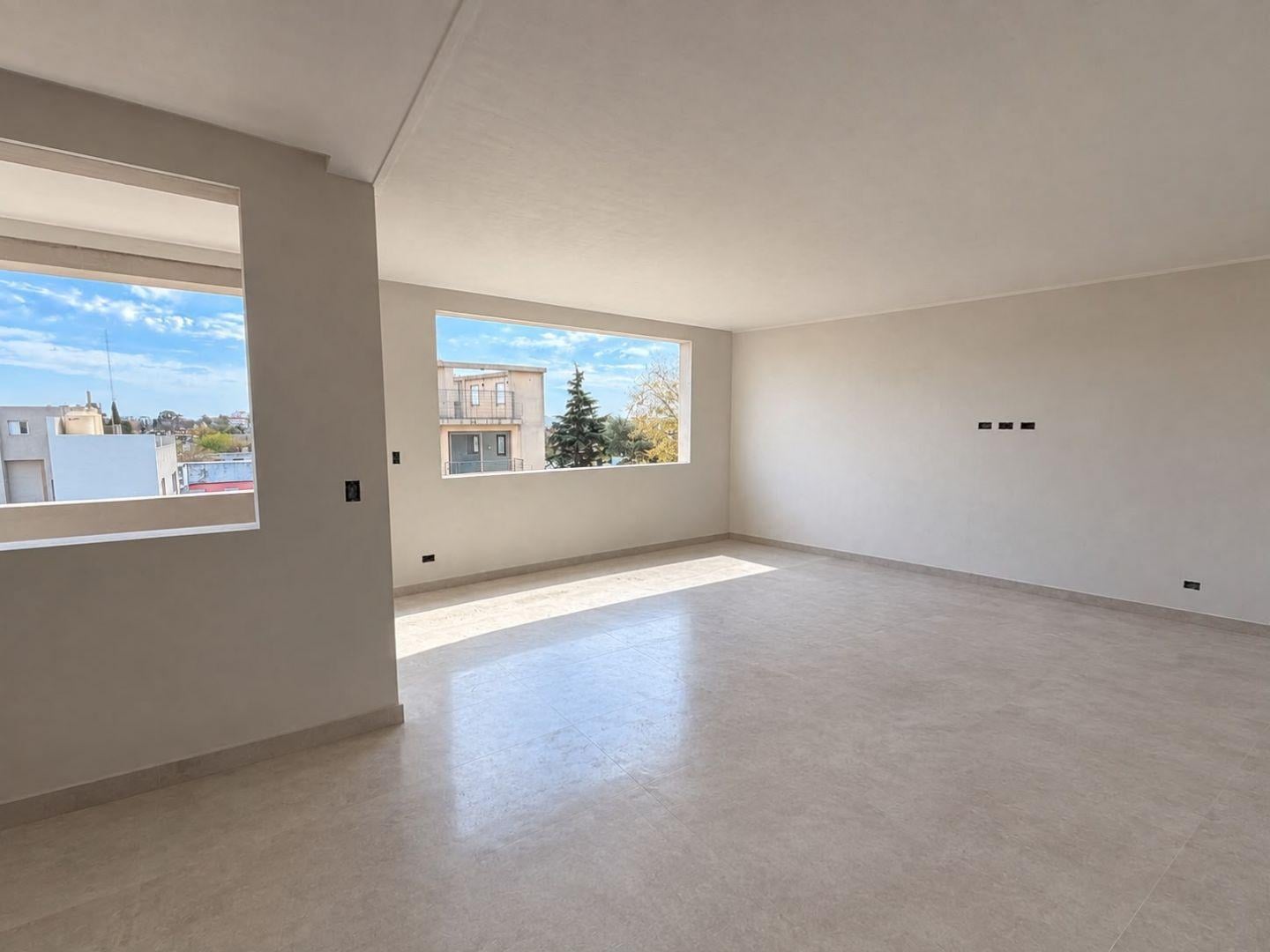 Foto de Piso 3 amb Cochera Venta Ramos Mejia en Pozo, imagen 3