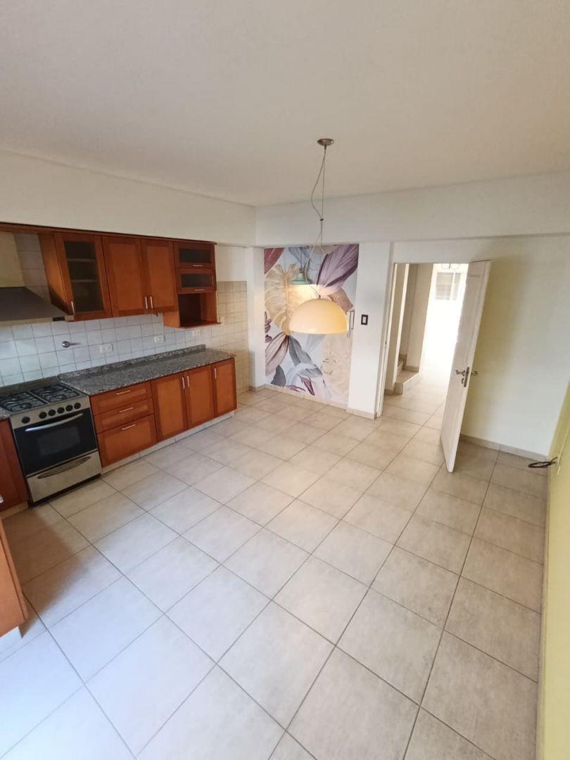 Foto de Triplex 4 amb Cochera Venta Ramos Mejia OPORTUNIDAD, imagen 1