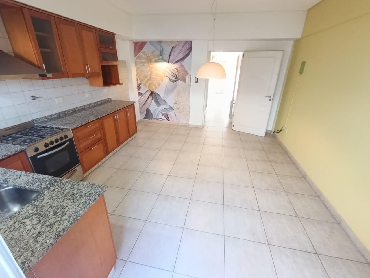 Foto de Triplex 4 amb Cochera Venta Ramos Mejia OPORTUNIDAD, imagen 4