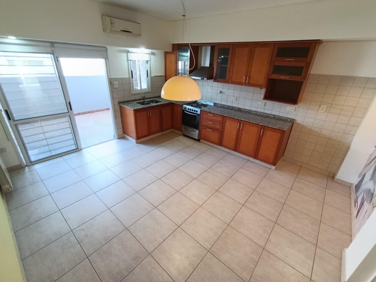 Foto de Triplex 4 amb Cochera Venta Ramos Mejia OPORTUNIDAD, imagen 3