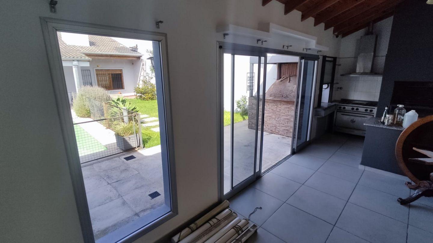 Foto de Chalet 3 amb Quincho Piscina Venta Ramos Mejia, imagen 3