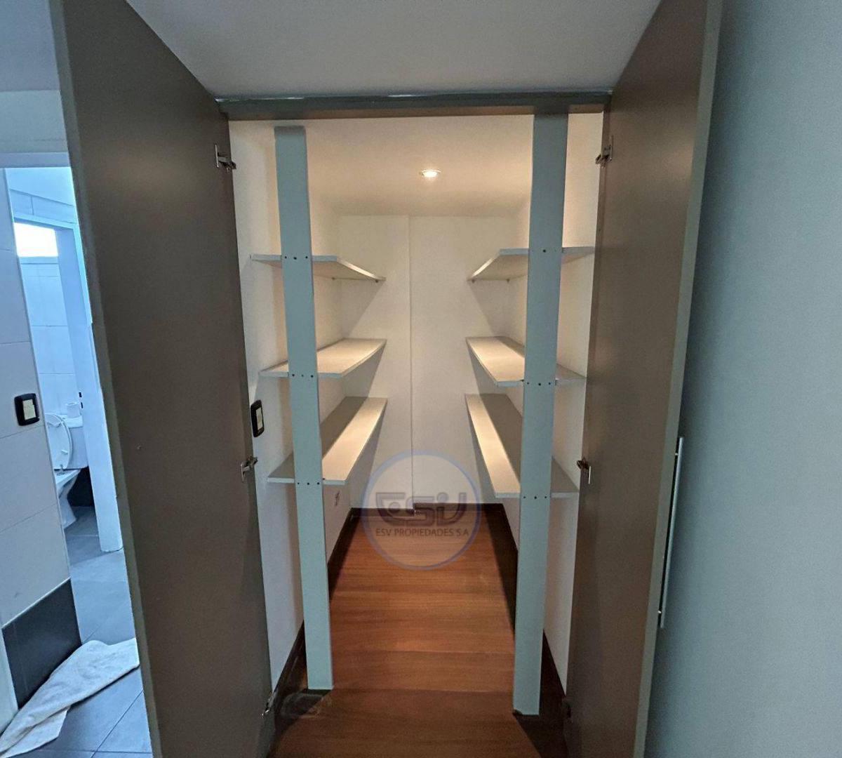 Venta Oficina Puerto Madero con Cochera 2