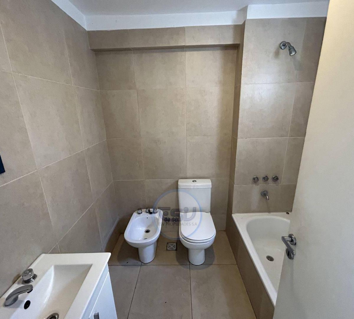 Venta Departamento Monte Castro con Cochera 5
