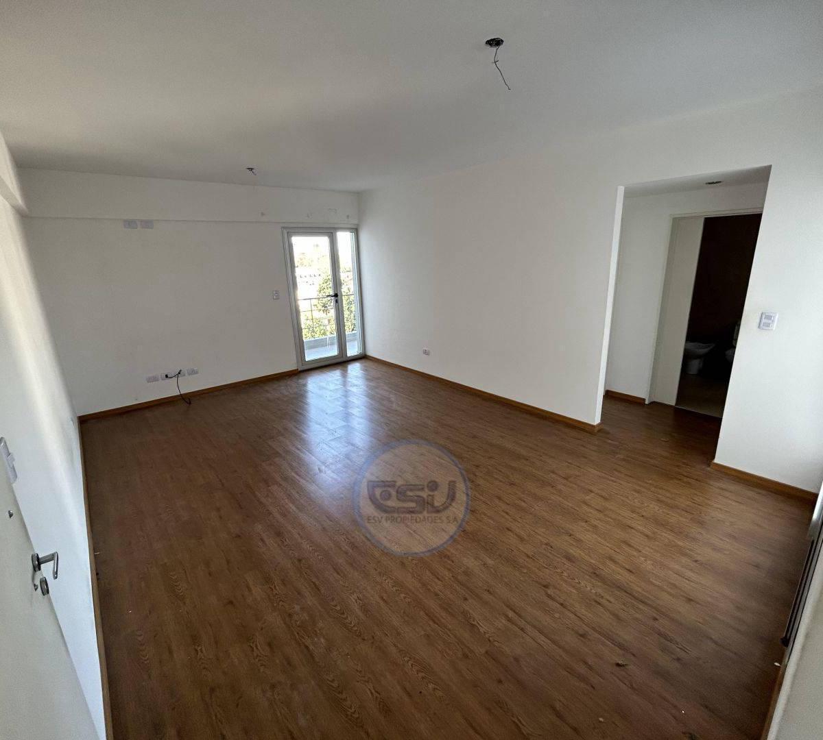 Venta Departamento Monte Castro con Cochera 3