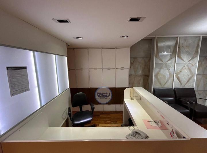 VENTA OFICINA MICROCENTRO 180m2 5