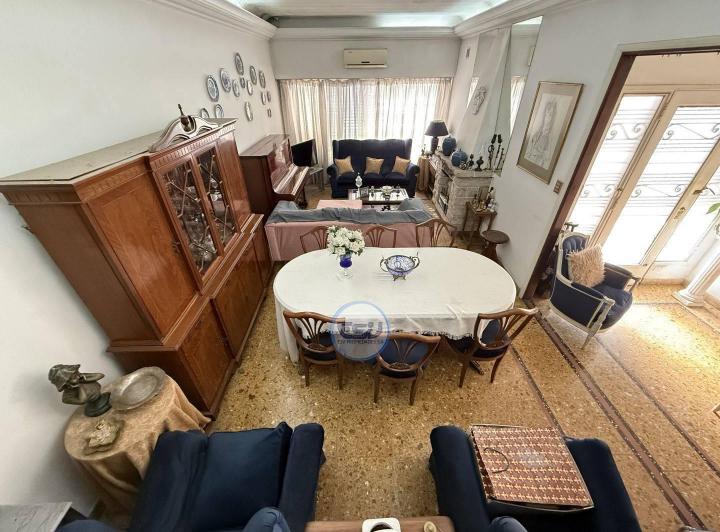 VENTA CASA JARDIN  6 AMB EN LOMAS LOTE PROPIO 1
