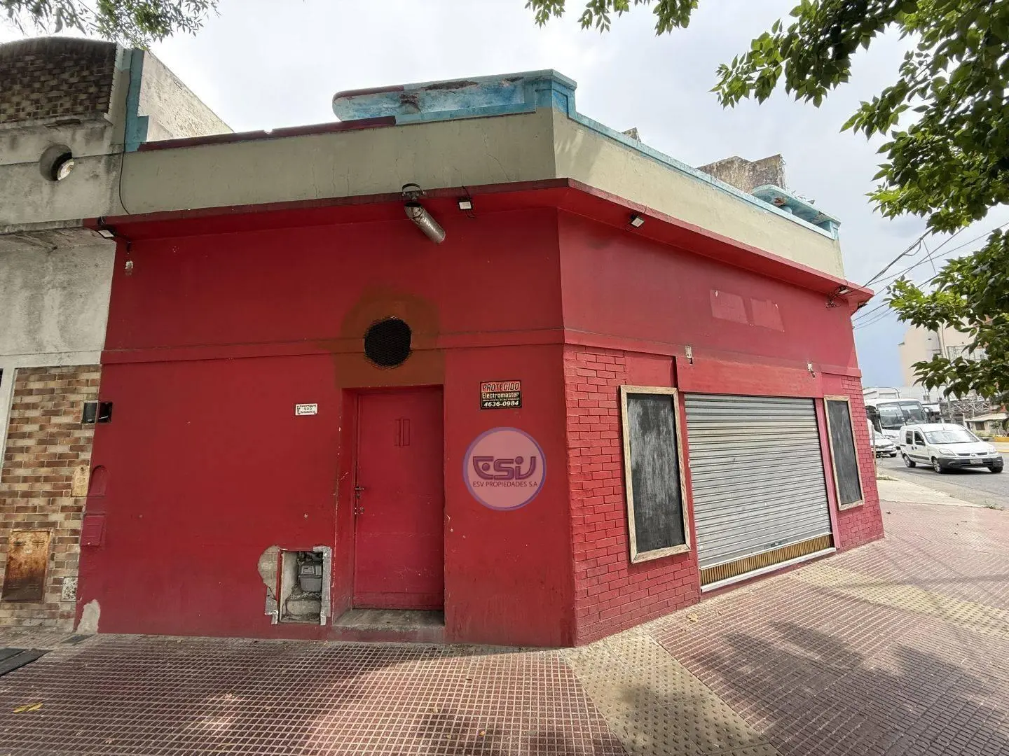 ALQUILER DEPOSITO / GALPON FLORESTA  con terraza apto gastronomico 3