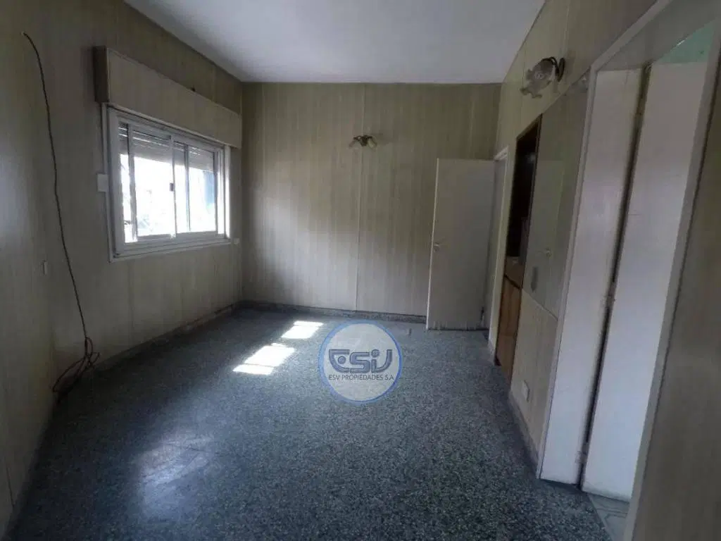 VENTA CASA 4 AMB.TERRAZA. QUINCHO CERRADO. LAVADERO. PATIO C/ PAR 4