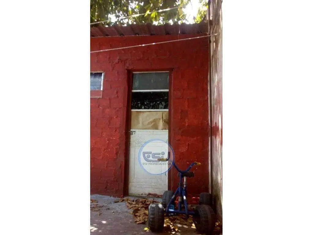 CASA LOTE VENTA MONTE CASTRO 8.66X28 CON DEPOSITO 2