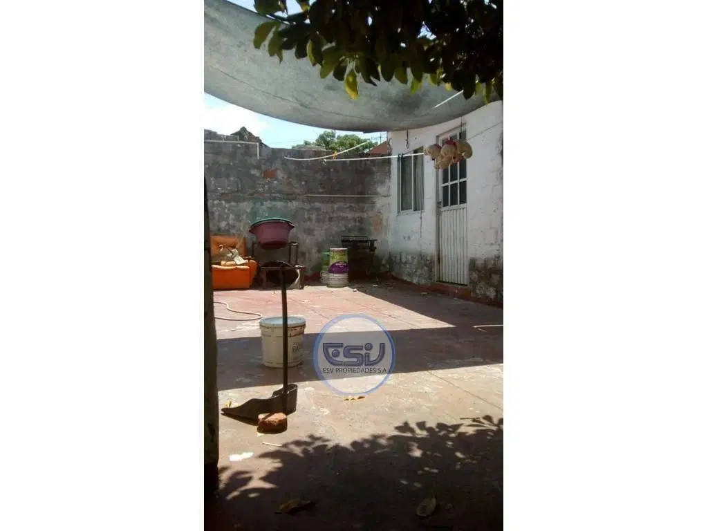 CASA LOTE VENTA MONTE CASTRO 8.66X28 CON DEPOSITO 5