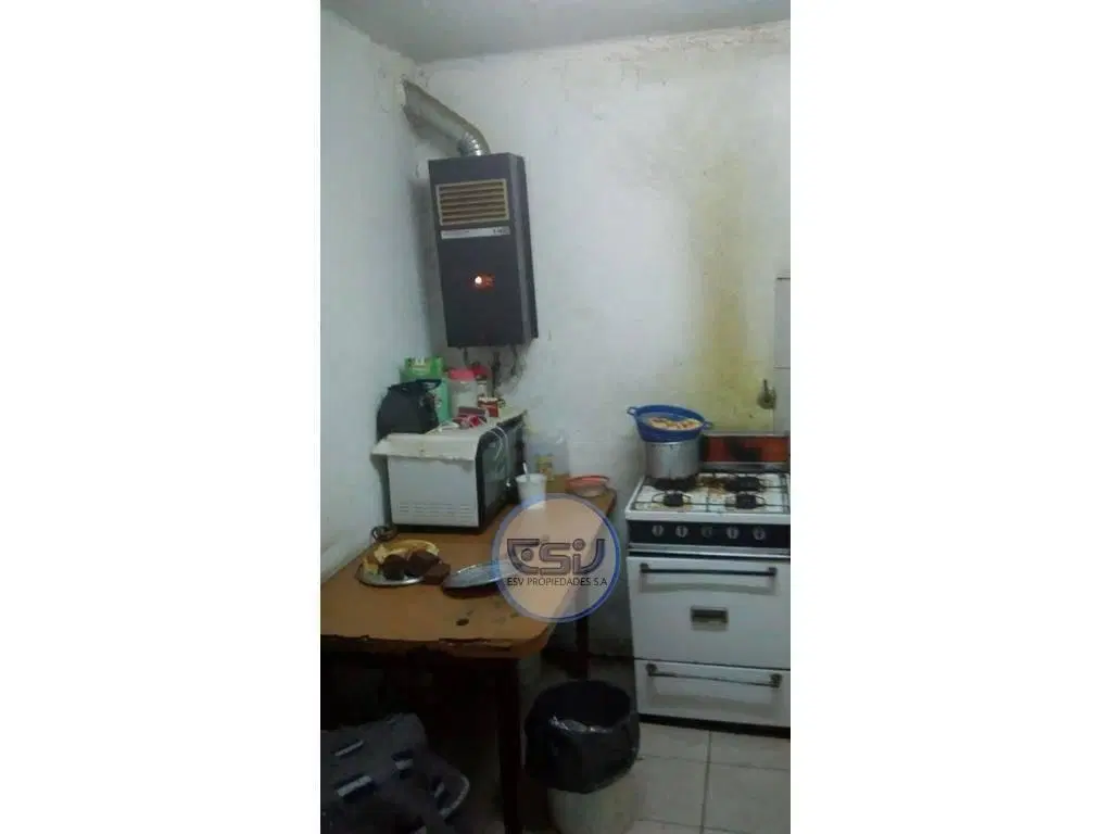 CASA LOTE VENTA MONTE CASTRO 8.66X28 CON DEPOSITO 4