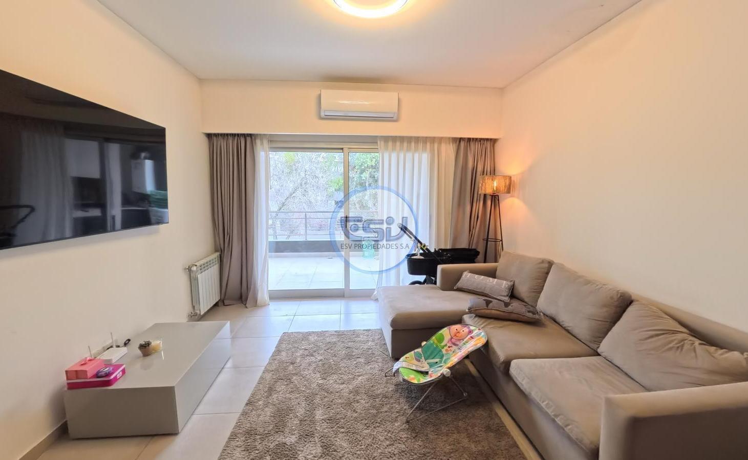 Foto de Venta Departamento de 2 ambientes con balcon con parrilla y terraza, imagen 2