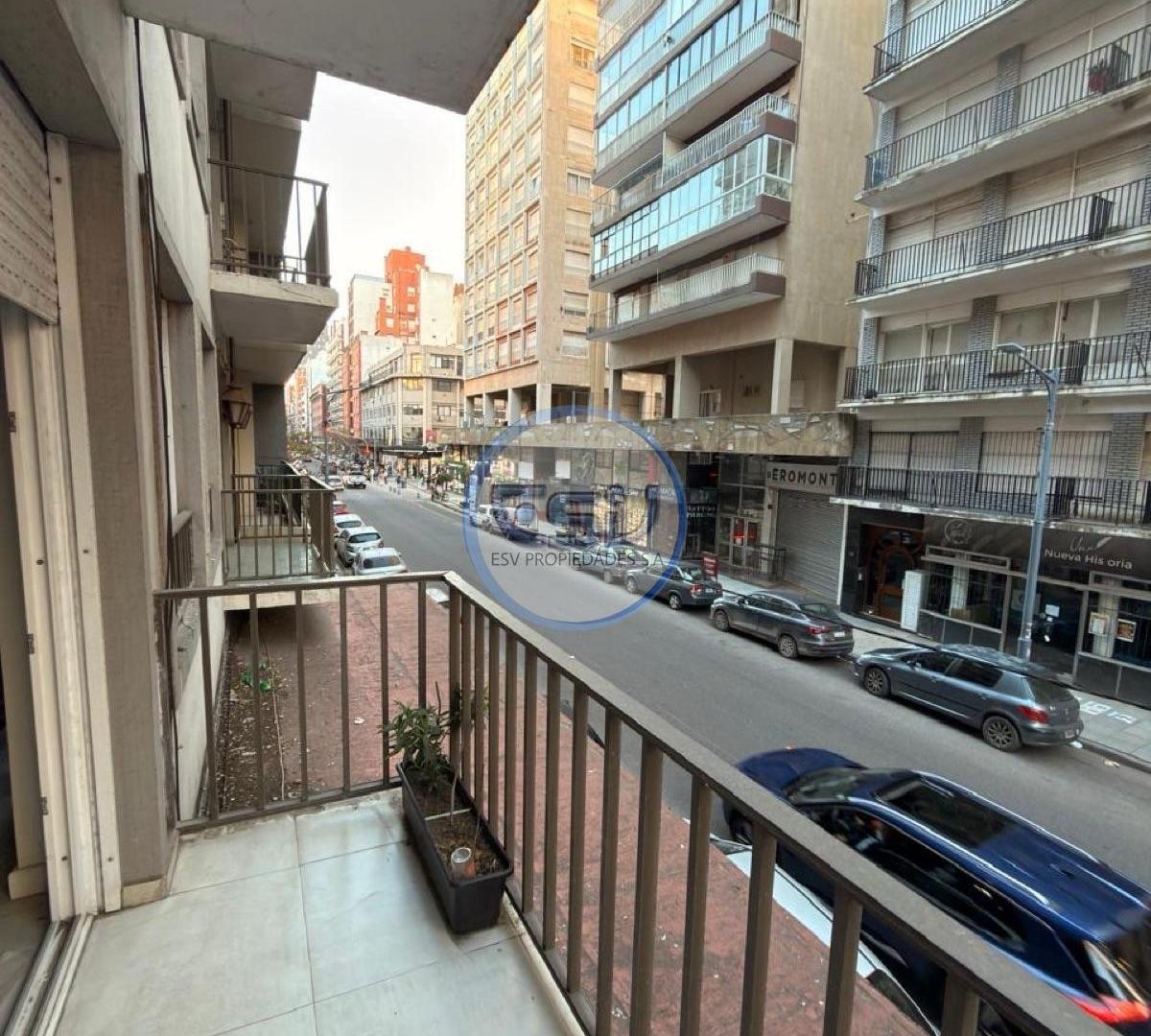 Foto de Venta Departamento 3 ambientes frente balcon corrido a 1 cuadra de la, imagen 2