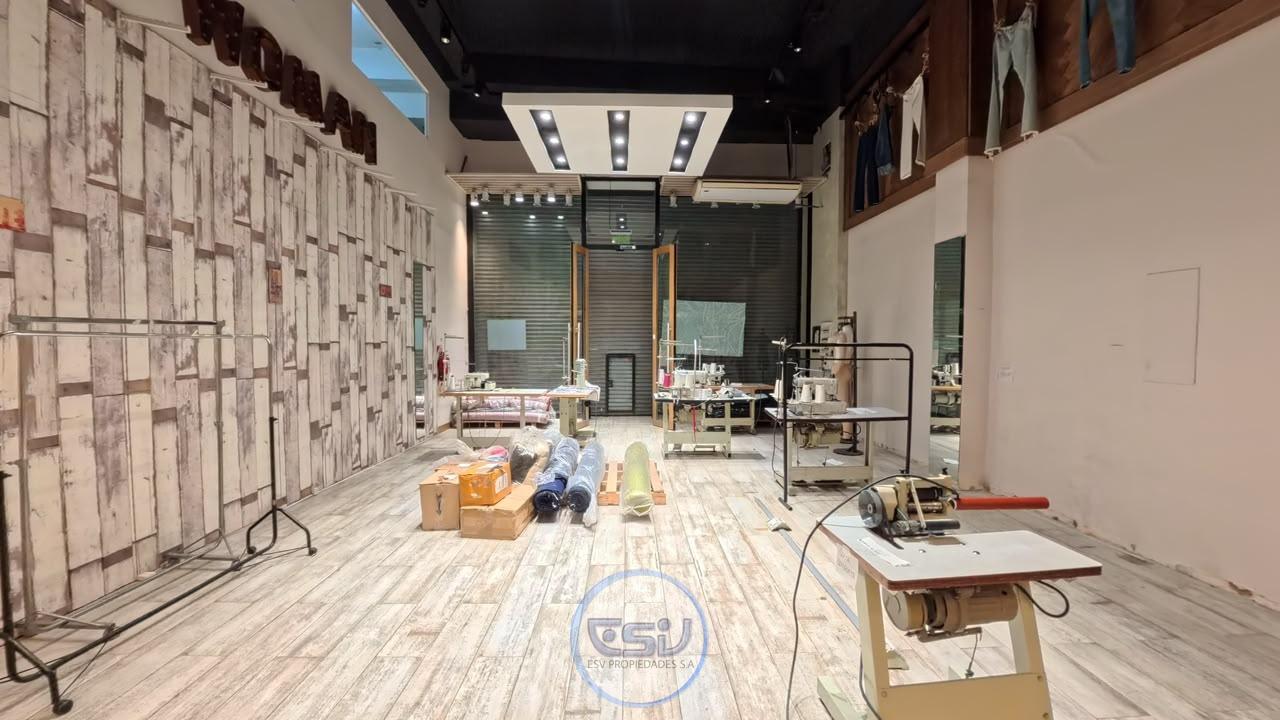 Foto de Alquiler Local comercial 520m2 con montacarga en el centro comercial de, imagen 5