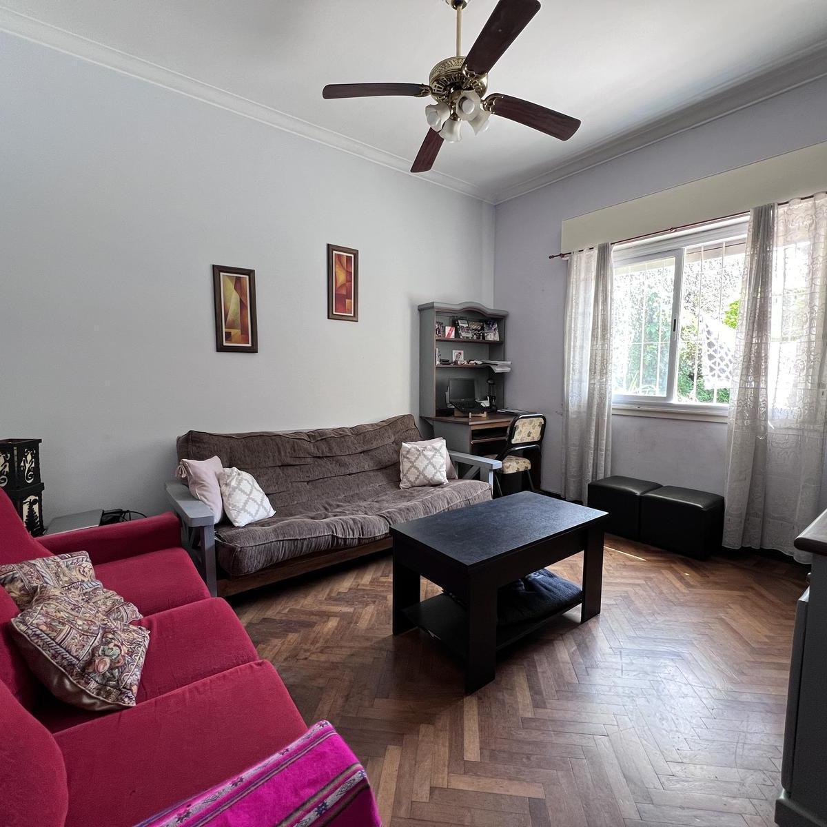 Casa Sobre Lote Propio, con Patio, Pileta y Quincho Al Fondo 3