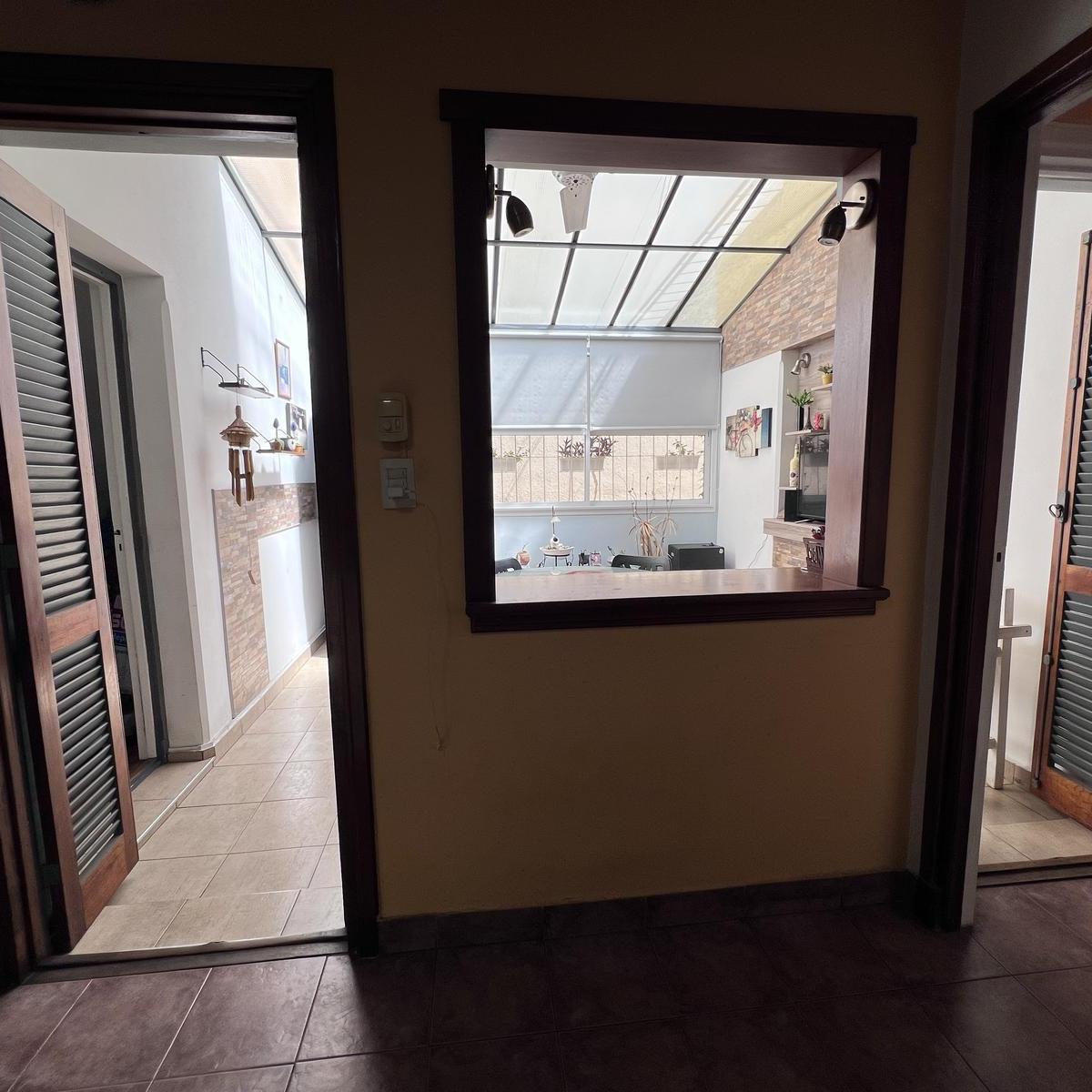 Casa Sobre Lote Propio, con Patio, Pileta y Quincho Al Fondo 2