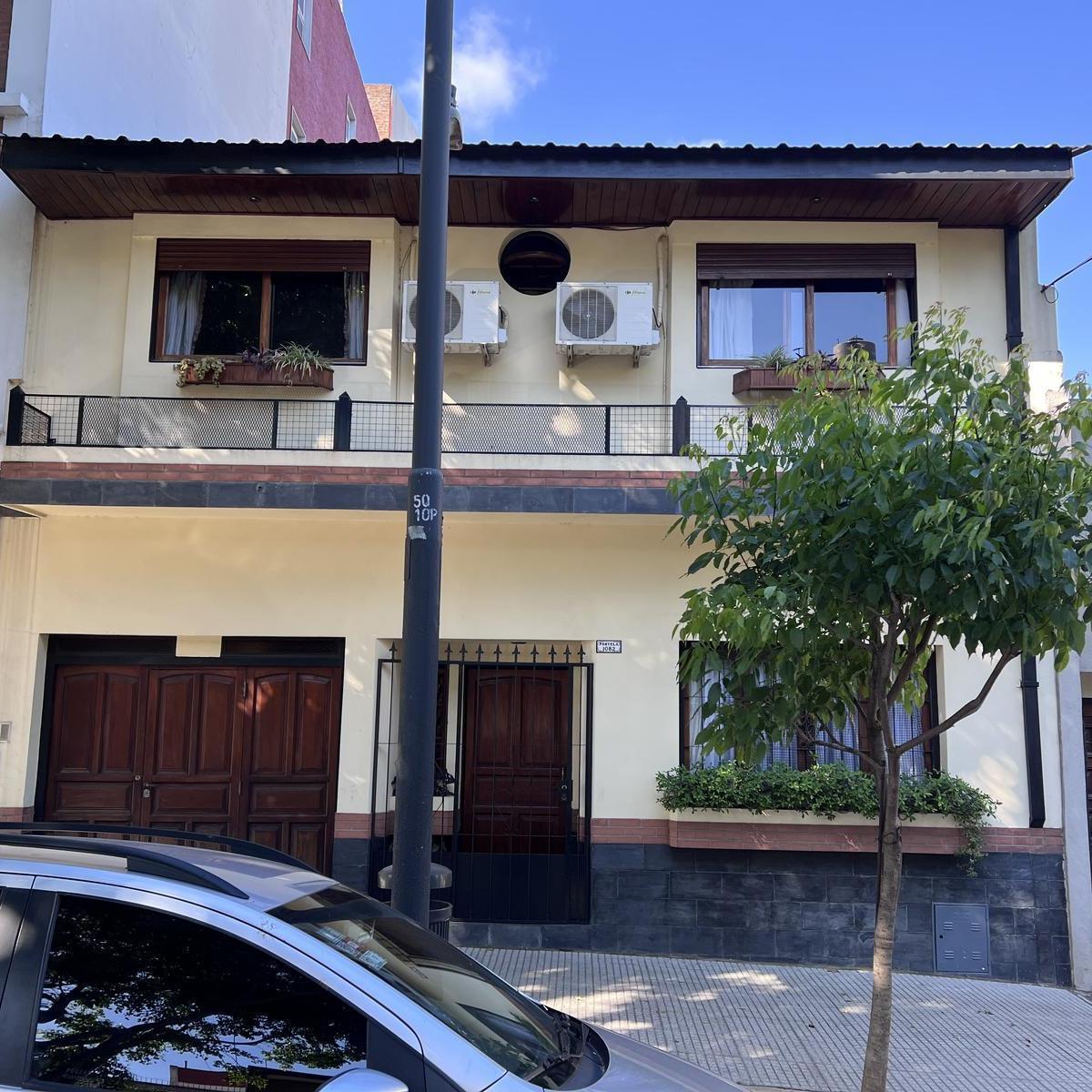 Casa Sobre Lote Propio, con Patio, Pileta y Quincho Al Fondo 4