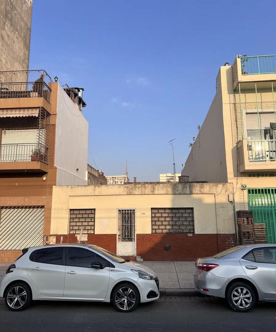 Casa sobre lote propio en alquiler para uso comercial o profesional ! 1