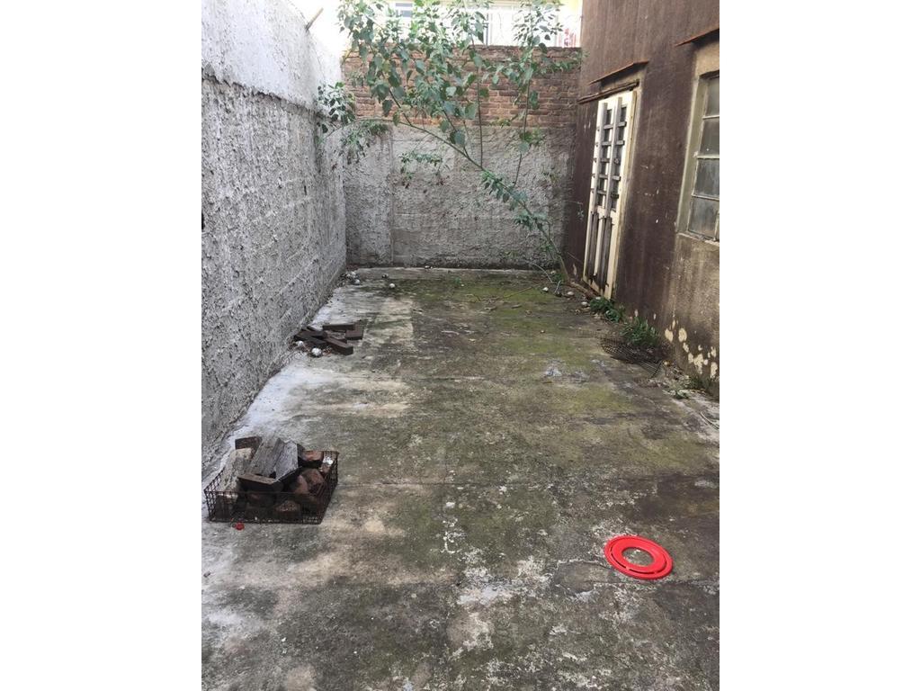 Galpón de 275 m Cubiertos en Dos Plantas en Venta en Carapachay. 3