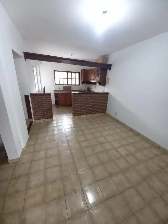Duplex de 4 ambientes en Alquiler en Carapachay 5