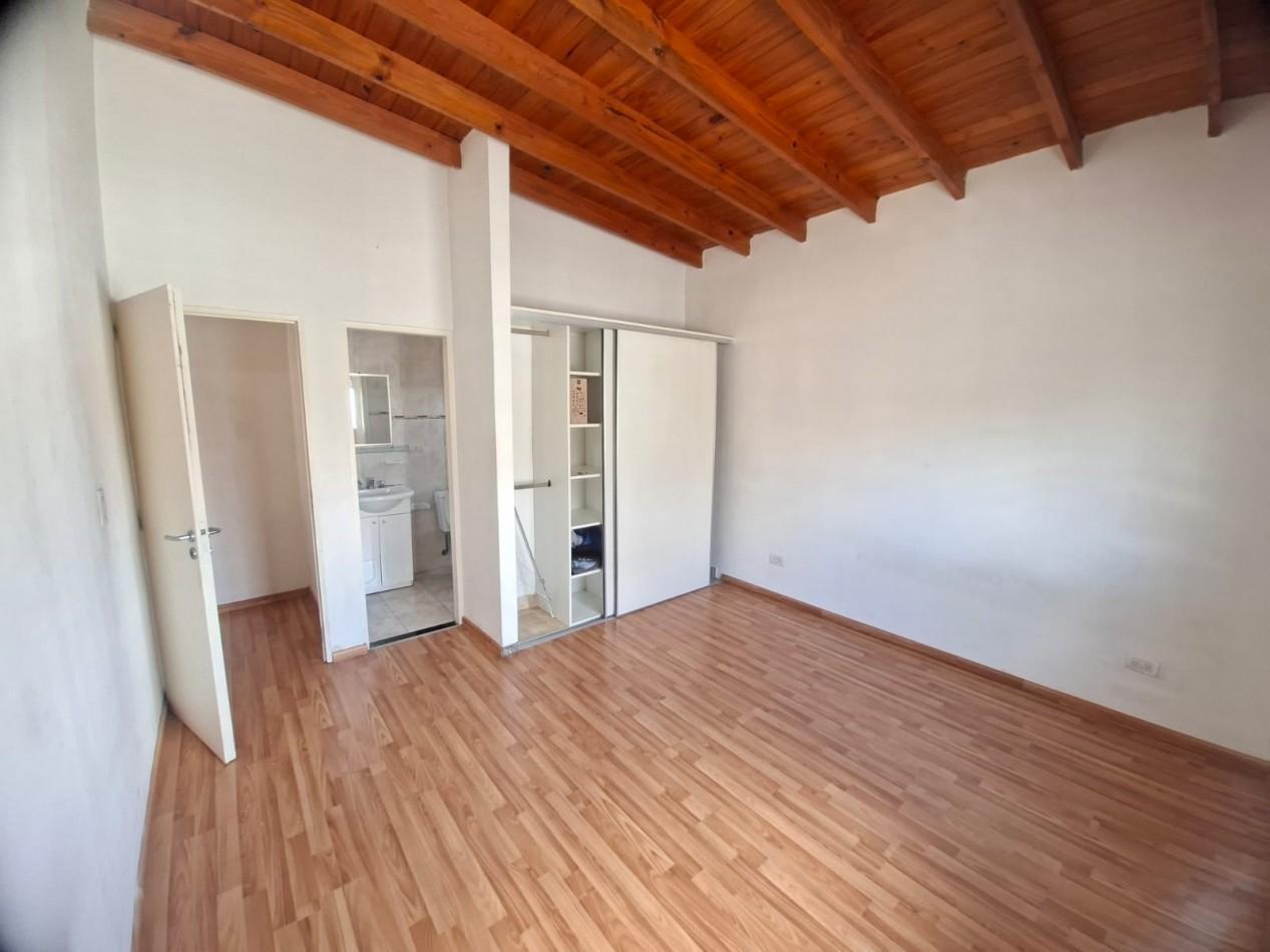 Foto de PH de 4 ambientes en Alquiler en Carapachay, imagen 3
