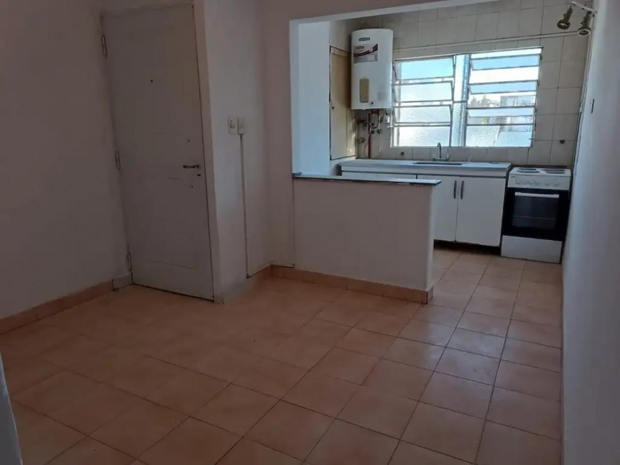 Foto de PH de 2 ambientes en Alquiler en Munro, imagen 2
