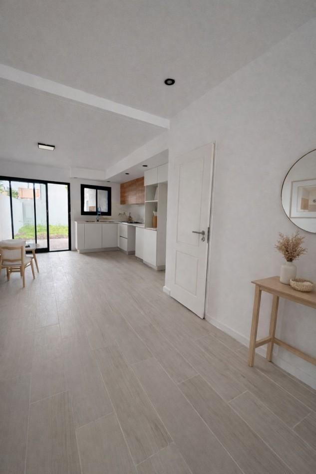 Foto de Duplex de 5 ambientes en Venta en Munro., imagen 1