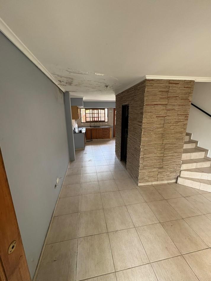 Foto de Triplex en alquiler de 4 ambientes en Carapachay, imagen 3