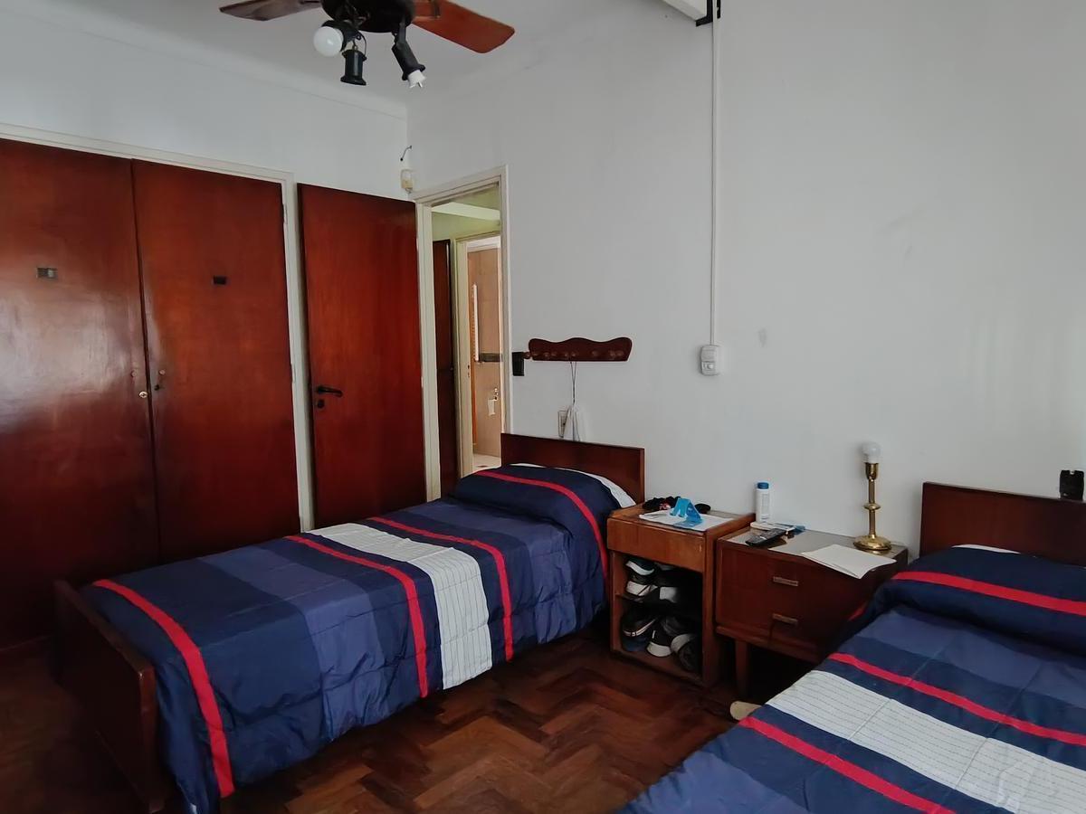 Casa con Gran Terreno en Barrio Santa Rita. Buen Acceso 3
