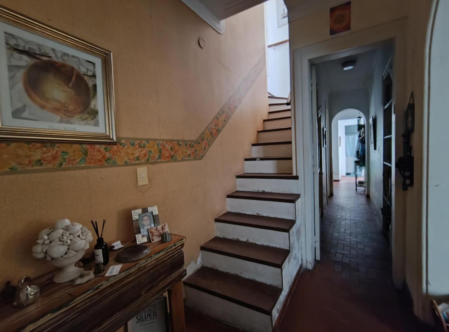 Foto de La Lucila | Casa con excelente distribución y potencial de modernización, imagen 1