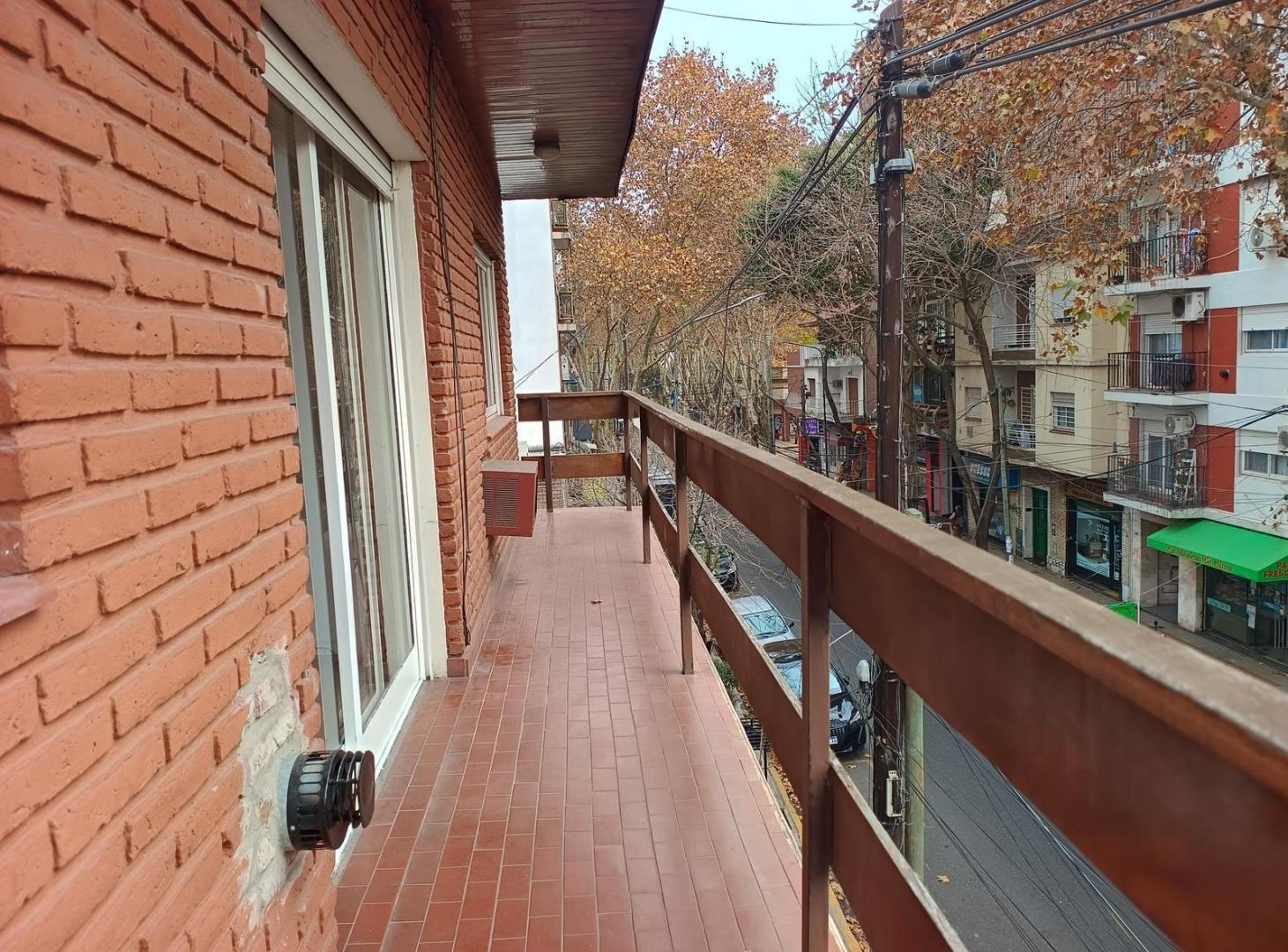 Foto de 2 AMBIENTES CON BALCÓN CORRIDO | APTO PROFESIONAL | OLIVOS., imagen 3