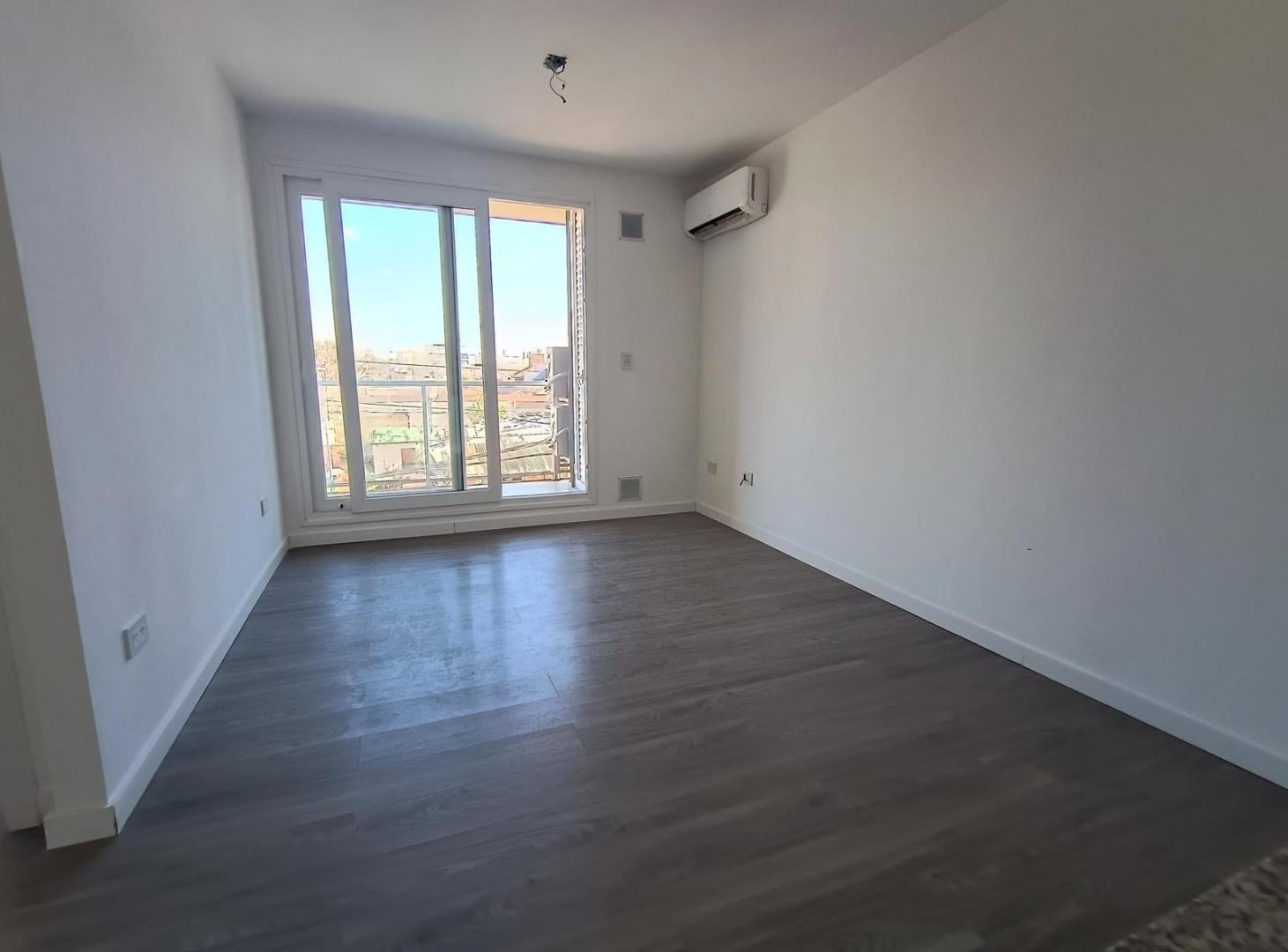 Foto de DEPARTAMENTO 3 AMBIENTES CON COCHERA EN ALQUILER – LOS FRESNOS |, imagen 3