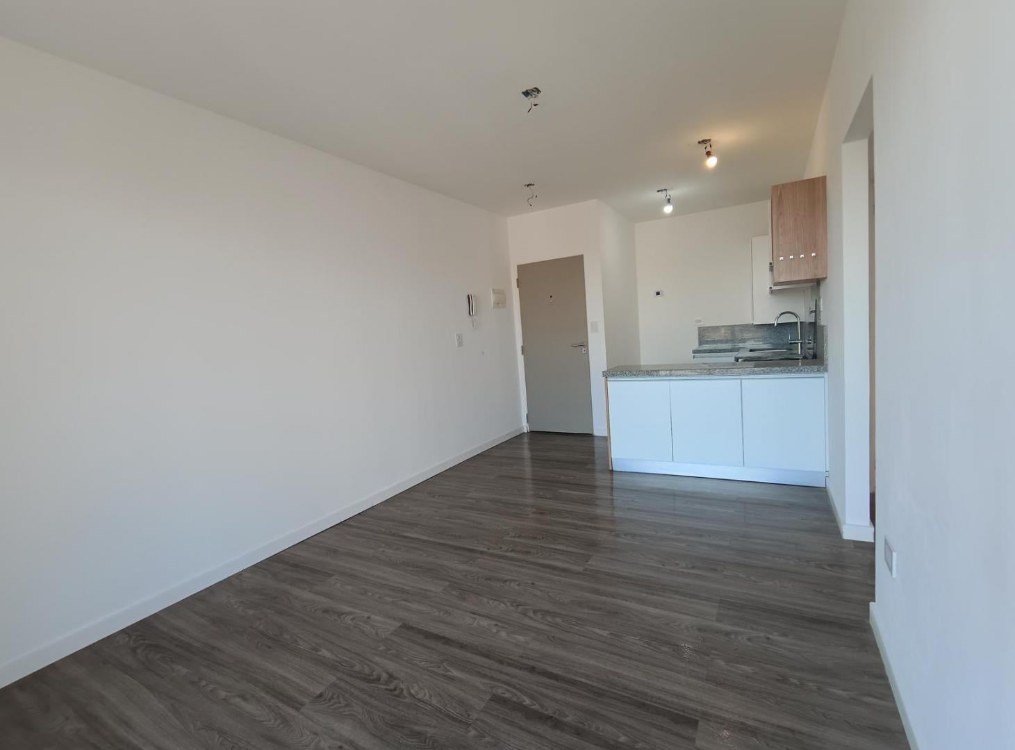 Foto de DEPARTAMENTO 3 AMBIENTES CON COCHERA EN ALQUILER – LOS FRESNOS |, imagen 5