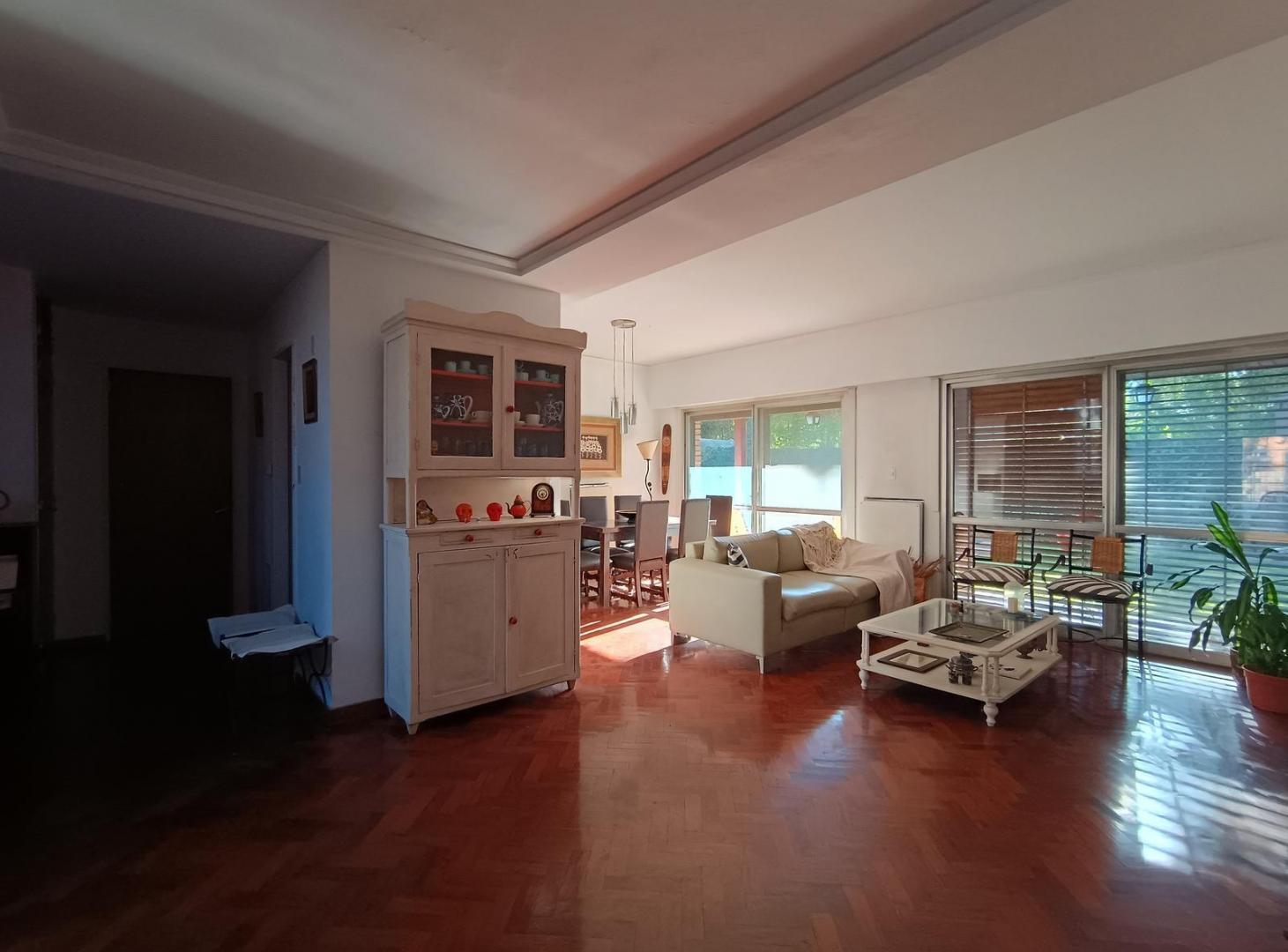 Foto de Casa 4 dormitorios con jardín y pileta en La Lucila, imagen 4