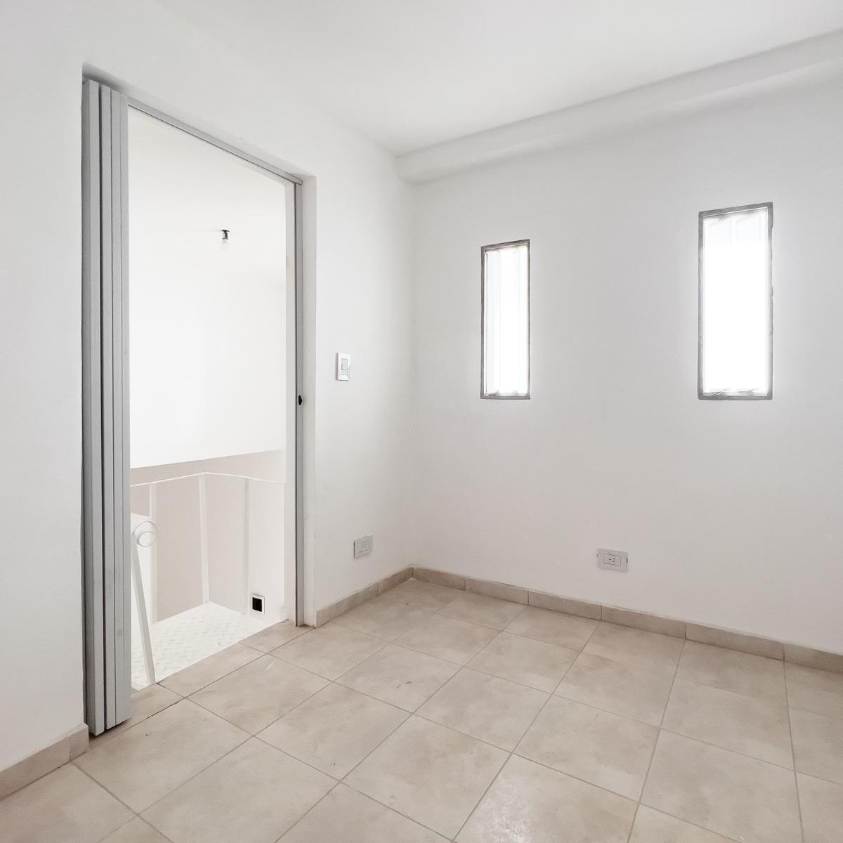 Pavon 2300 - Edificio de PH con Patio y Terraza/ 70 m Totales. 1