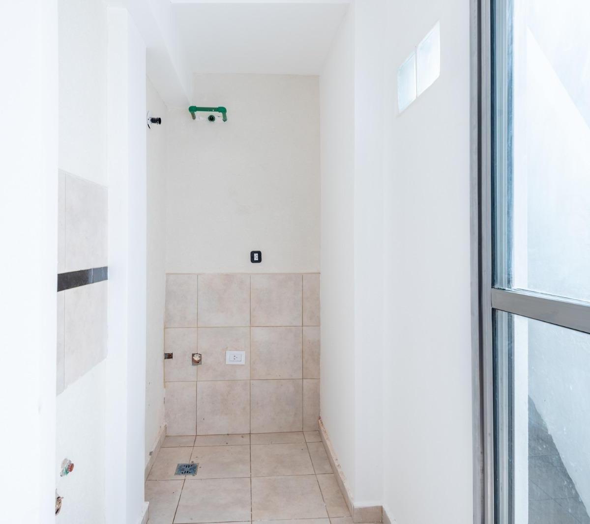Pavon 2300 - Edificio de PH con Patio y Terraza/ 70 m Totales. 2