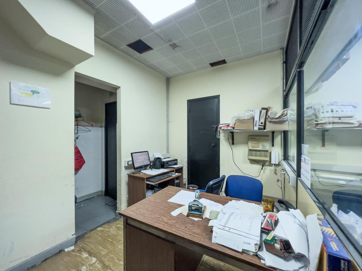 Excelente Deposito y Oficinas en Pleno Centro Comercial de Warnes 3