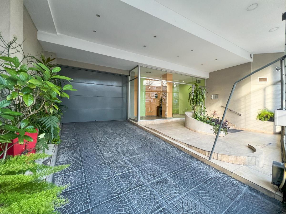 Espectacular Departamento de 3 Ambientes 124 m Totales con Gran Patio 1