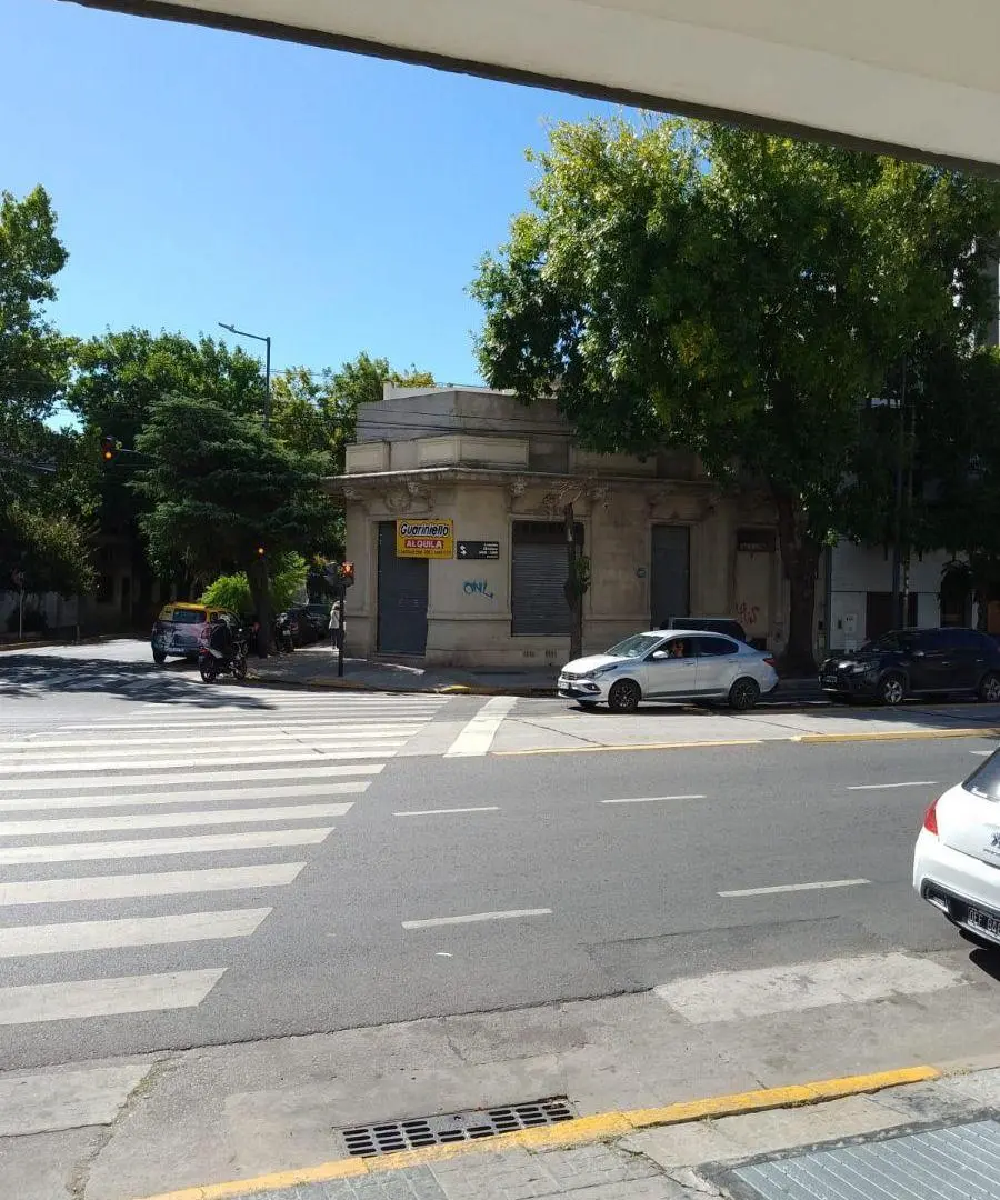 GRAN LOCAL EN ESQUINA/ IDEAL GASTRONOMIA/ AMPLIA TERRAZA 2