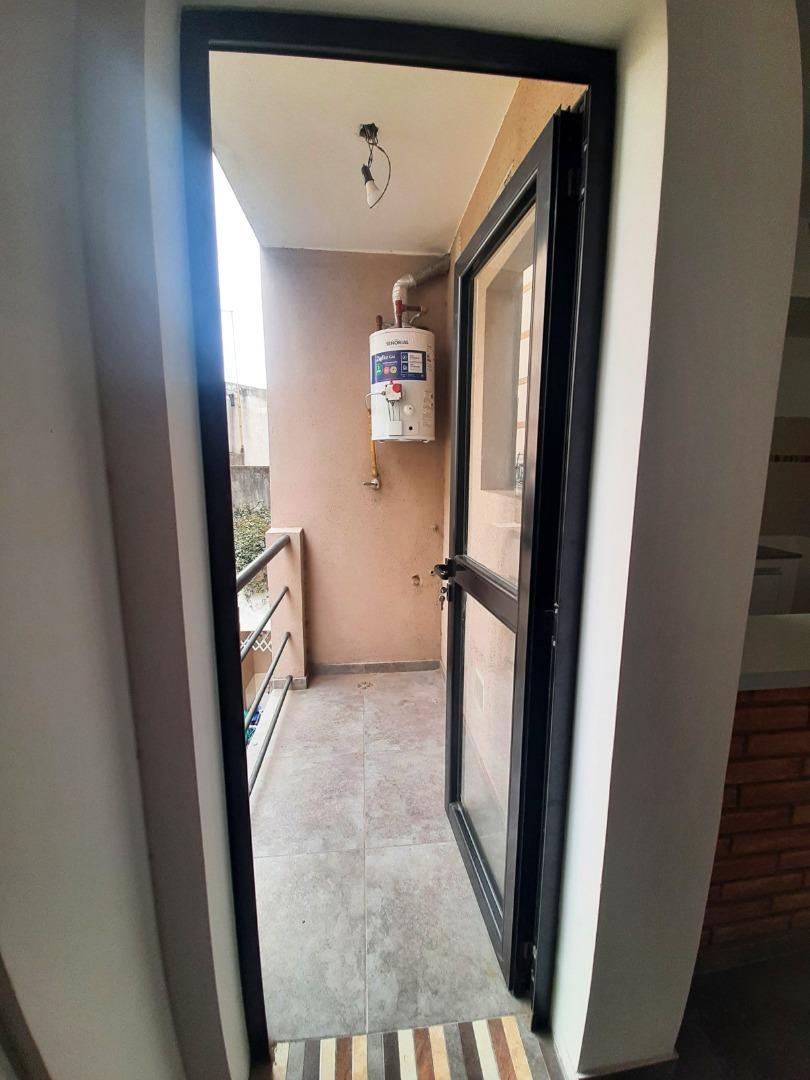 Foto de Departamento 2 ambientes en alquiler en Lomas del Mirador, imagen 5