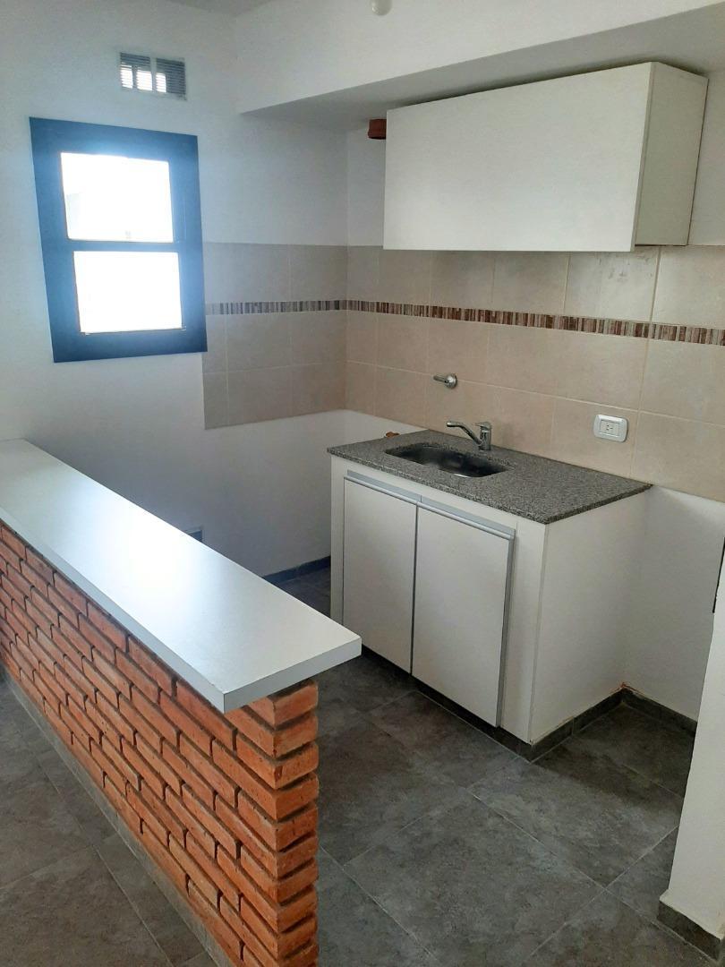 Foto de Departamento 2 ambientes en alquiler en Lomas del Mirador, imagen 4