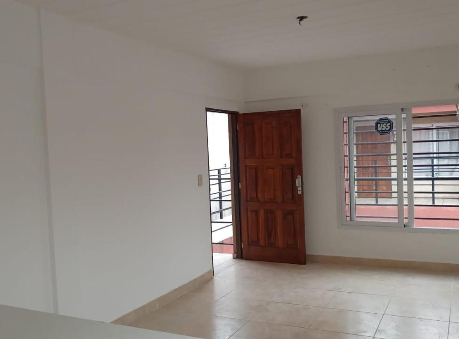 Foto de Departamento 2 ambientes en 2°piso en alquiler en San Justo, imagen 1