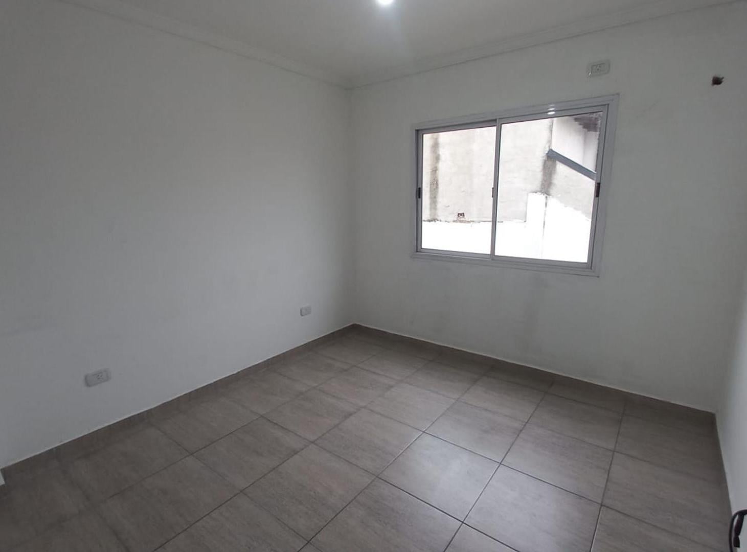 Foto de Departamento 2 ambientes en 1°piso en alquiler en San Justo, imagen 5
