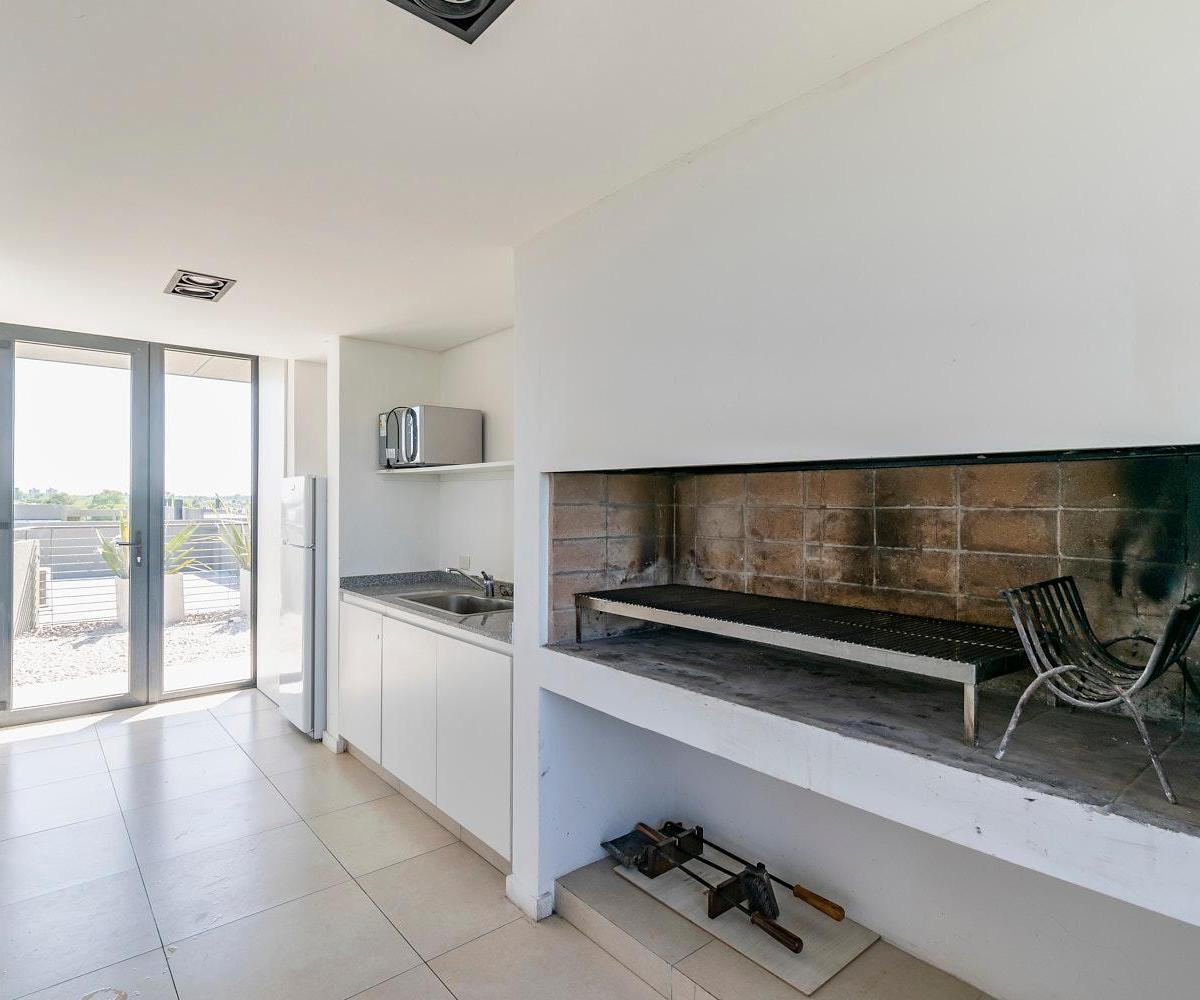 Foto de Nuevo Beccar Central Duplex 5 amb con gran jardin, imagen 5